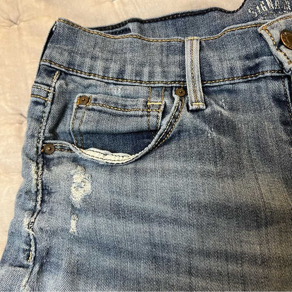 Signature by Levi Strauss & Co. High Waisted Shortie Size 4 - Picture 3 of 7
